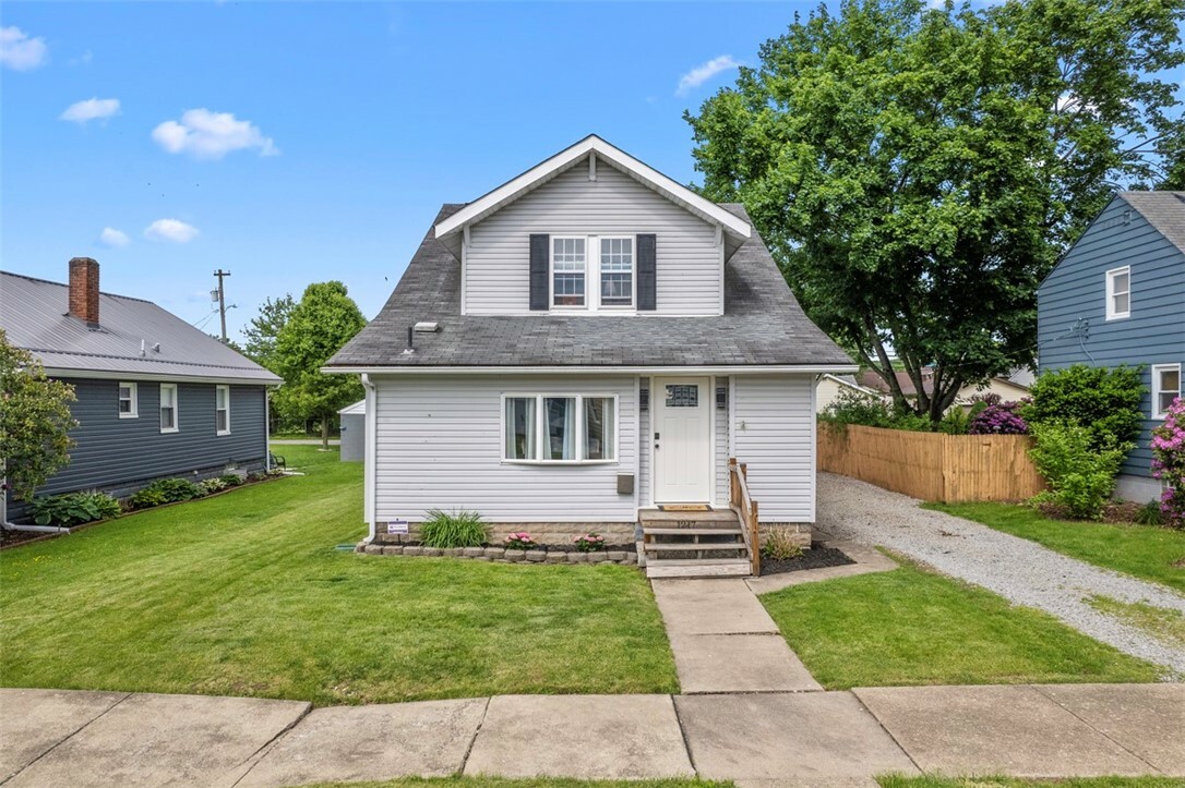 Property Photo: 1217 Princeton Ave PA 15065