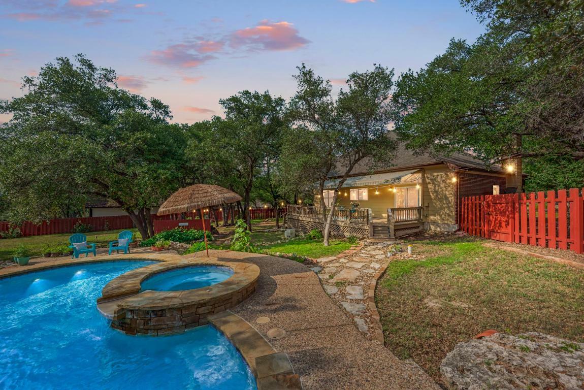 Property Photo:  133 Ridgewood Cove  TX 78633 