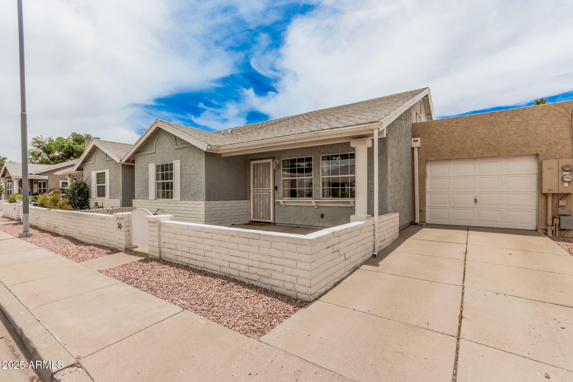Property Photo: 2929 E Broadway Road 30 AZ 85204