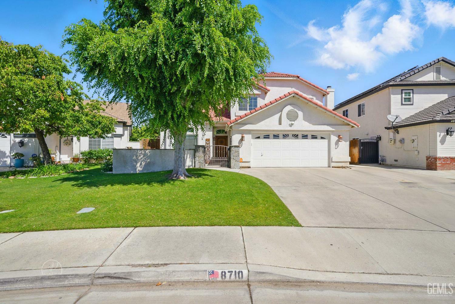 Property Photo:  8710 Goldfinch Drive  CA 93312 