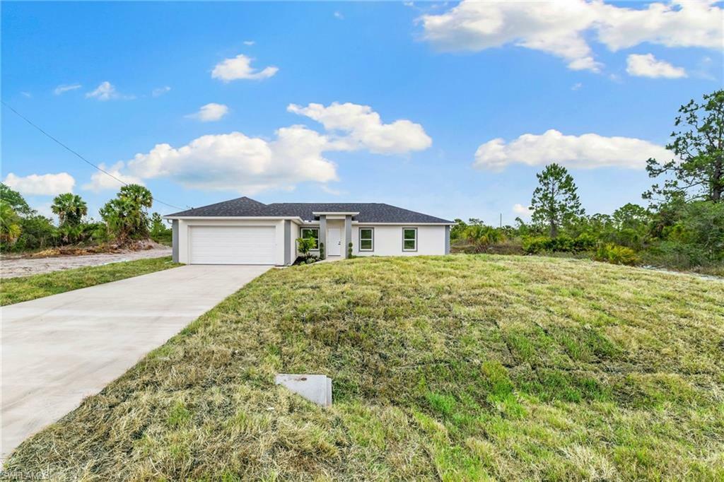 Property Photo: 955 Plantation Rd FL 33974