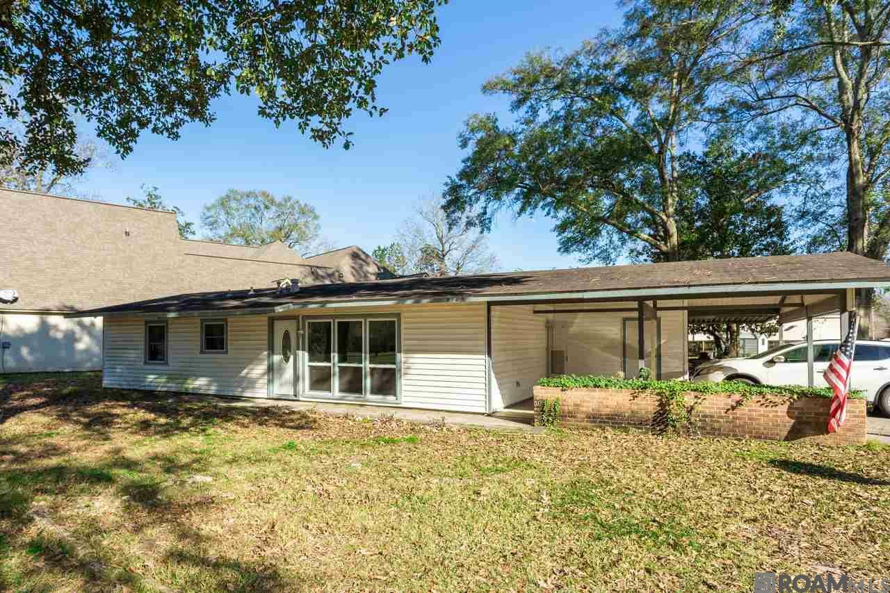 Property Photo:  8724 Field Dr  LA 70809 