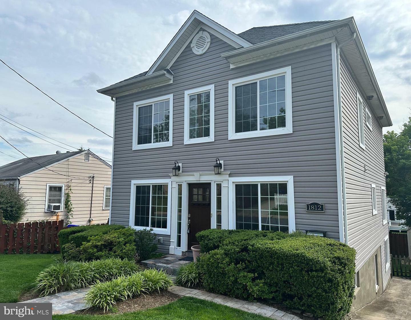 Property Photo: 1812 N Culpeper Street VA 22207