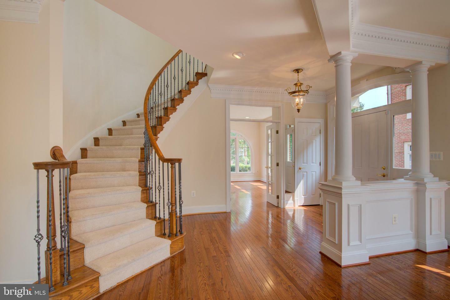 Property Photo: 43710 Burning Sands Terrace VA 20176