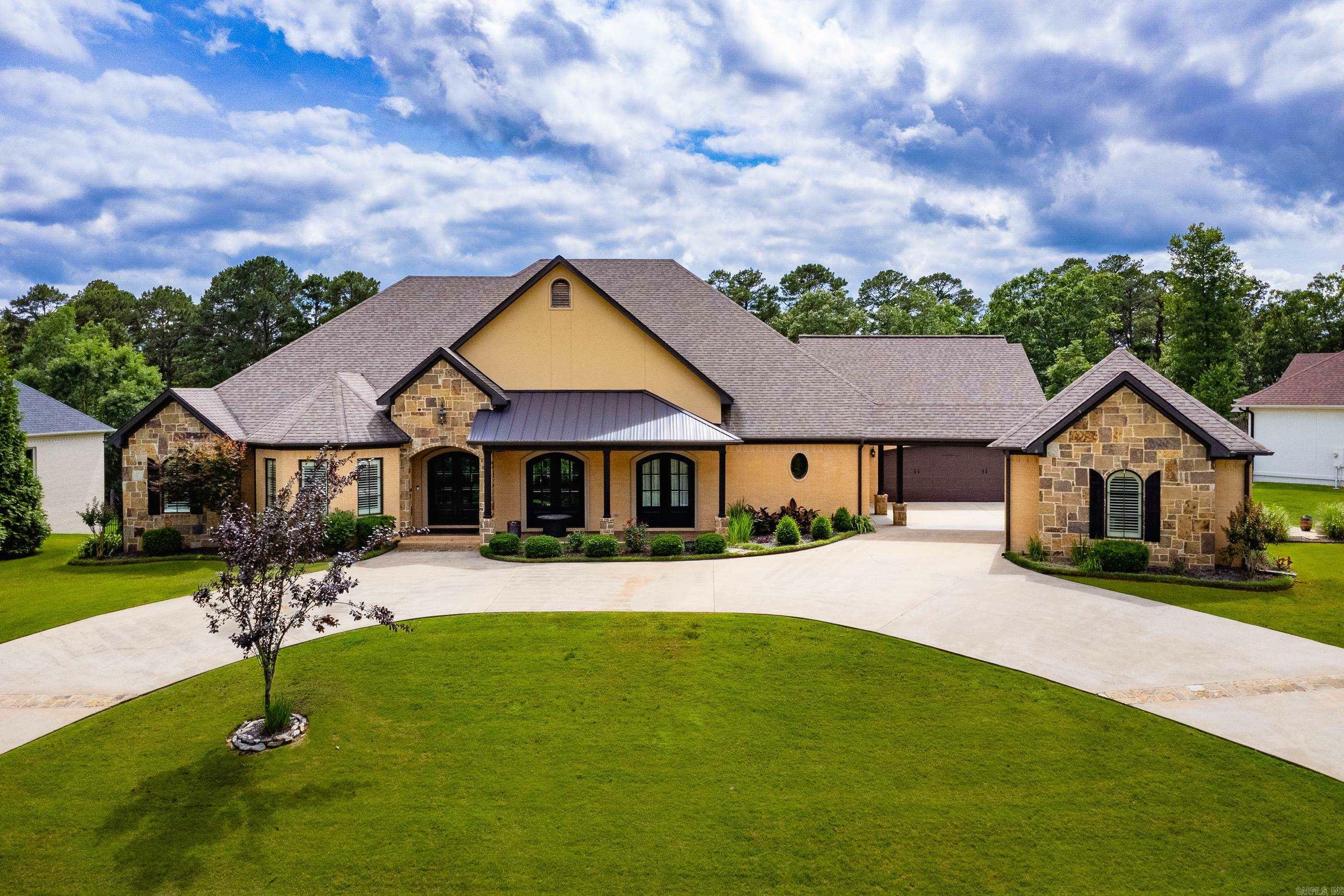 Property Photo: 20 Accadia Court AR 72223