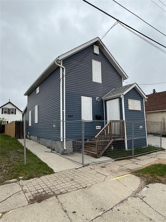 Property Photo: 465 Magnus Avenue MB R2W 2C2