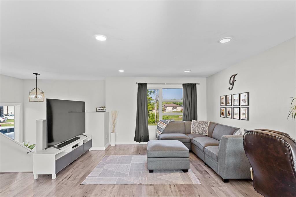 Property Photo:  22 Annenfeld Village Road  MB R0A 0V0 