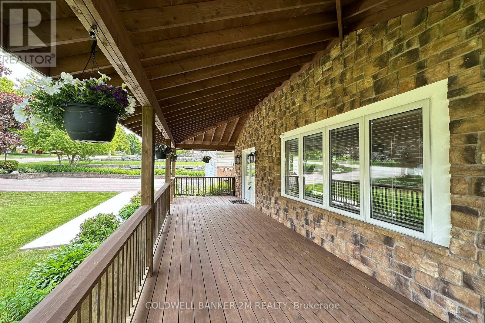 Property Photo:  37 Bradley Boulevard  ON L0B 1J0 