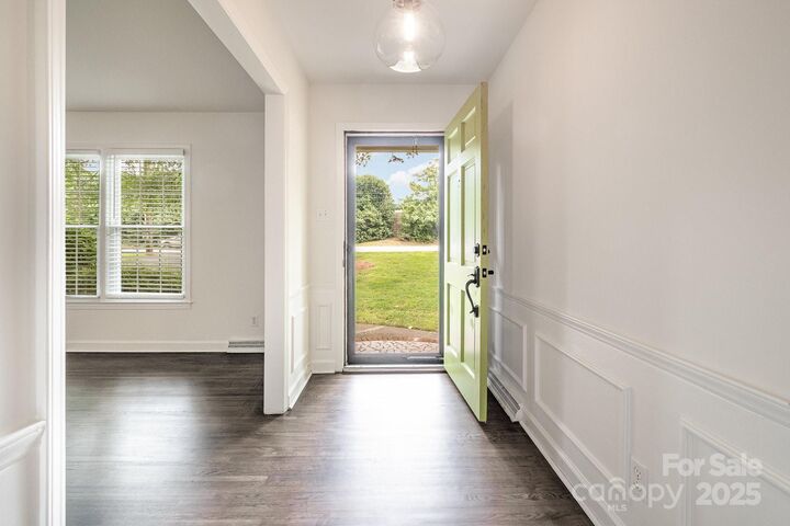 Property Photo: 5926 Sharon Road NC 28210