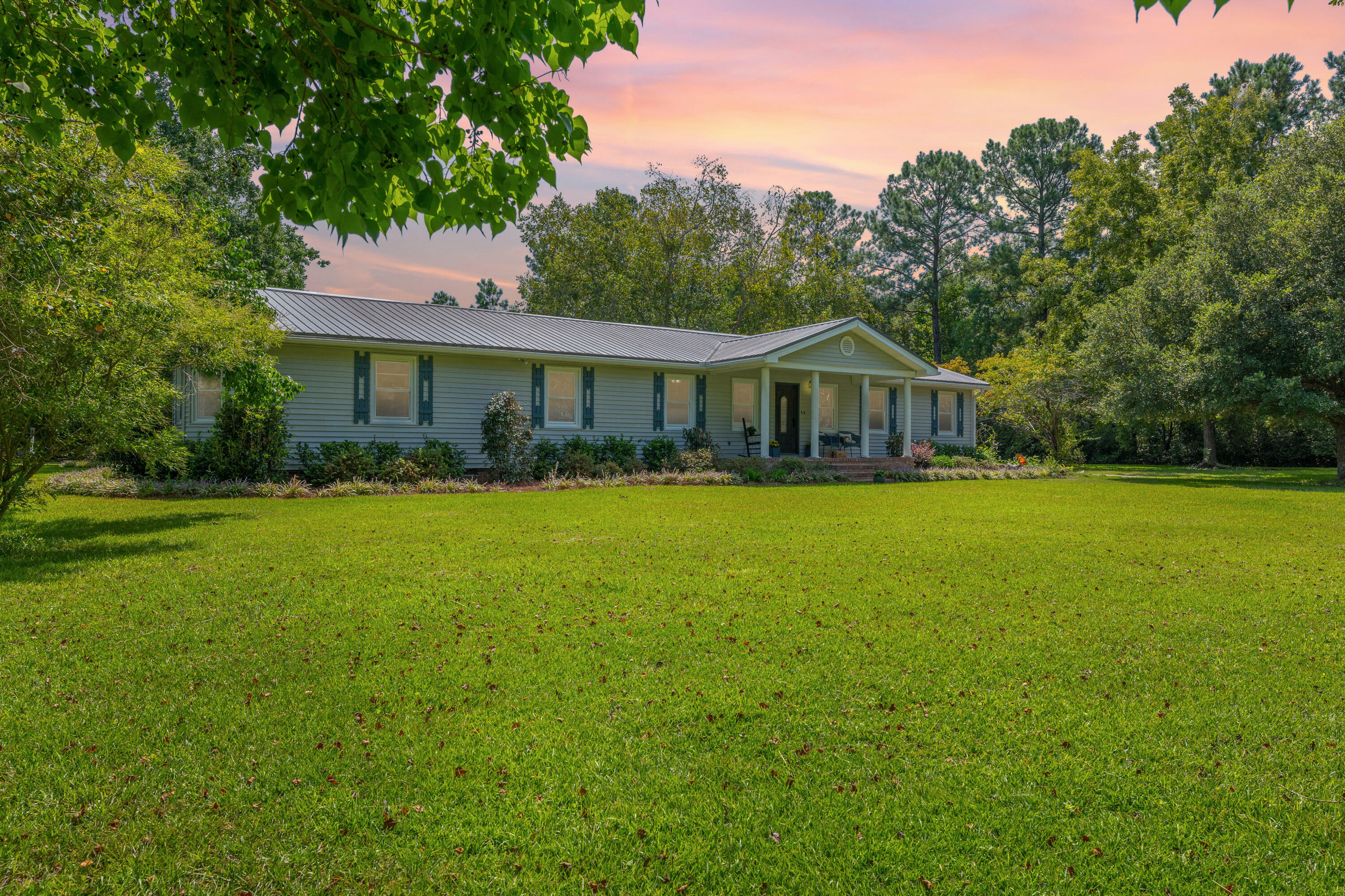 Property Photo:  806 Appii Road  SC 29461 