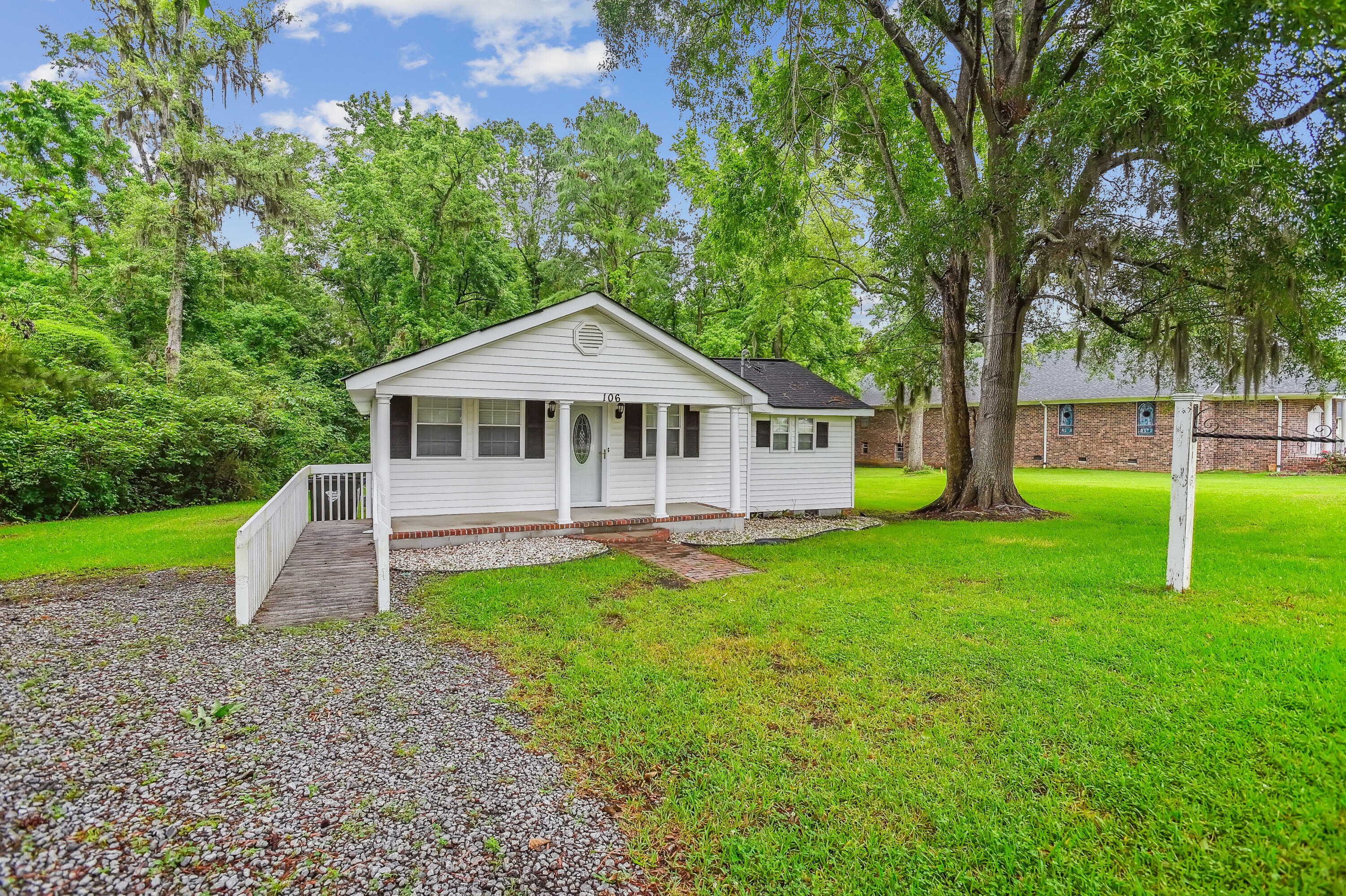 Property Photo: 106 N Pine Street SC 29483