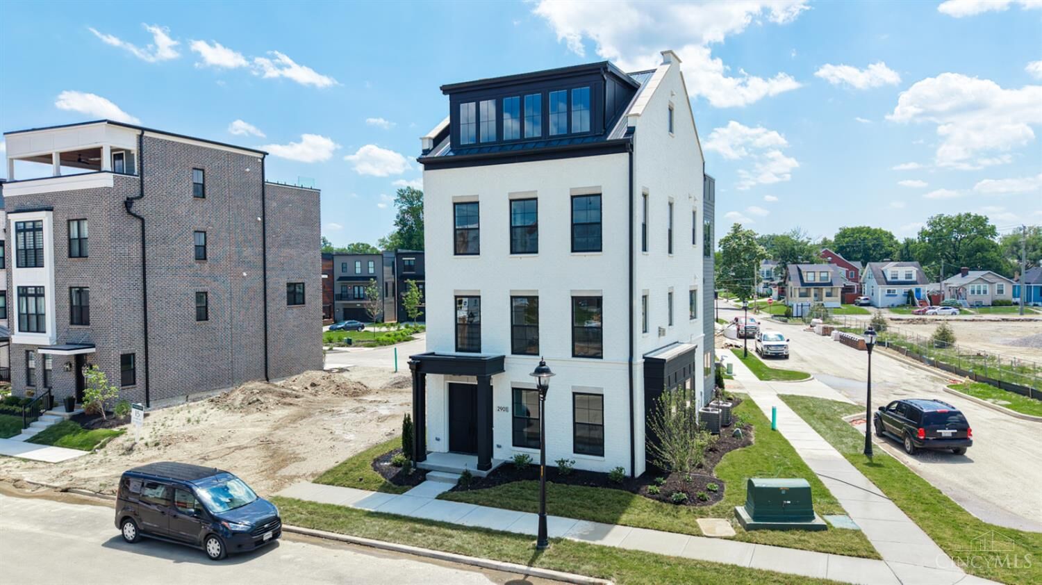 Property Photo:  2901 Three Oaks Lane  OH 45209 