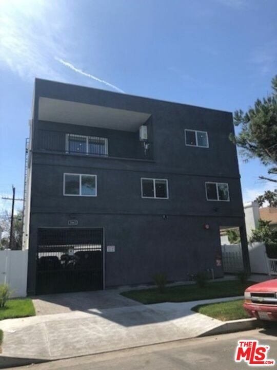 Property Photo: 5862 David Ave CA 90034