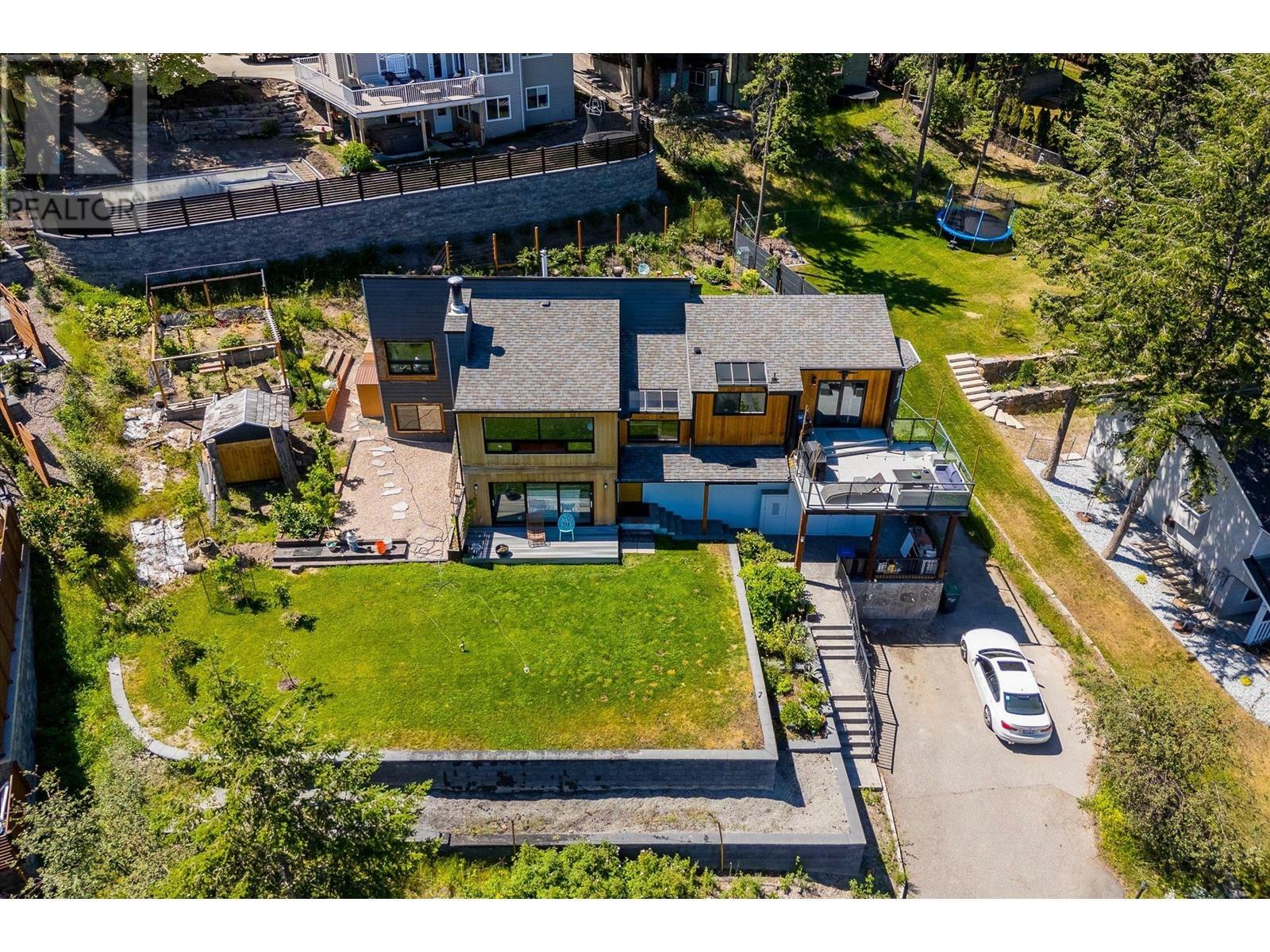 Photo de la propriété: 1632 Griffiths Place BC V1Z 2T7