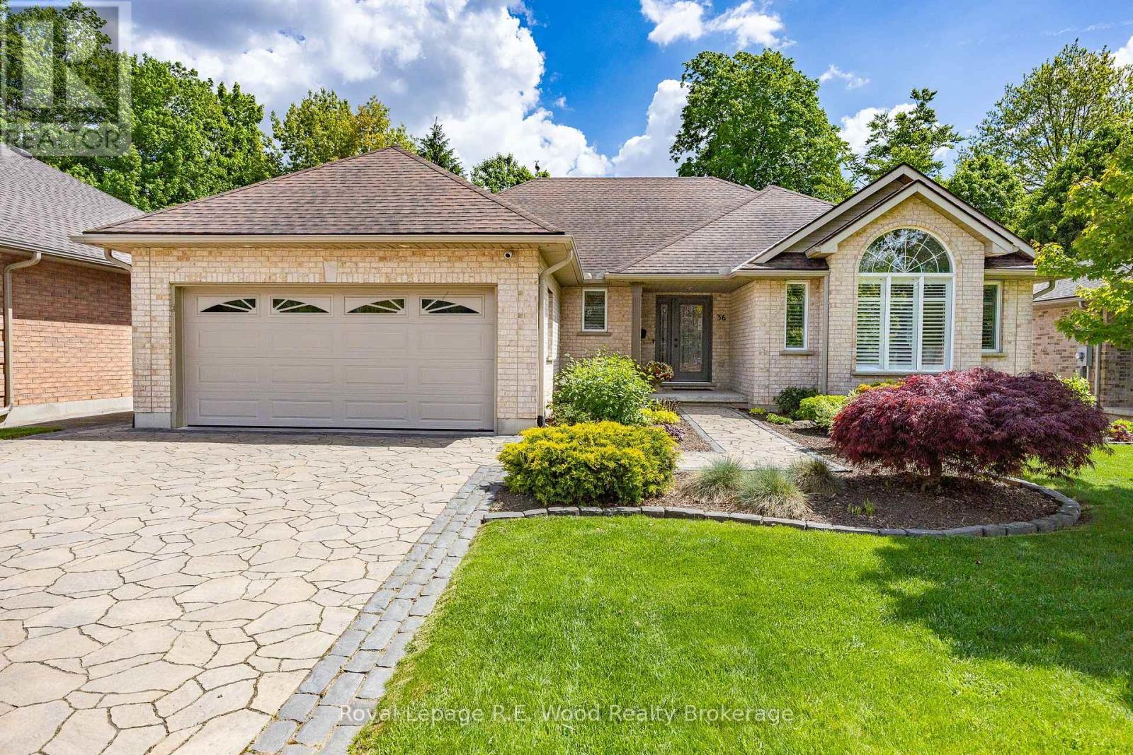 Property Photo: 36 Woodland Crescent ON N4G 5R5