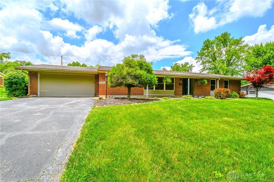 Property Photo: 2423 Tennyson Drive OH 45305