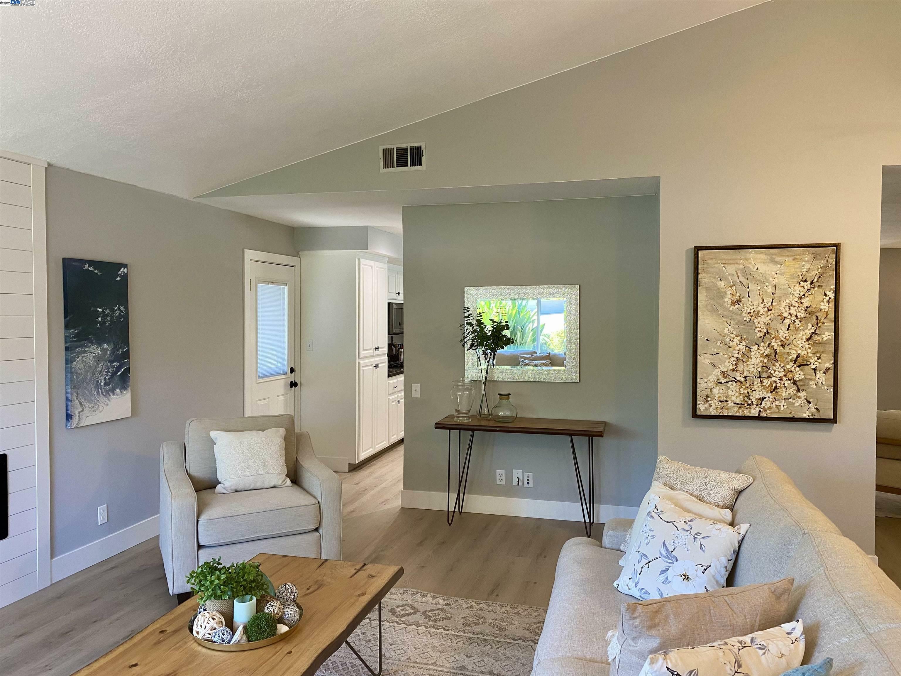Property Photo: 1833 Nakoma Ct CA 94539