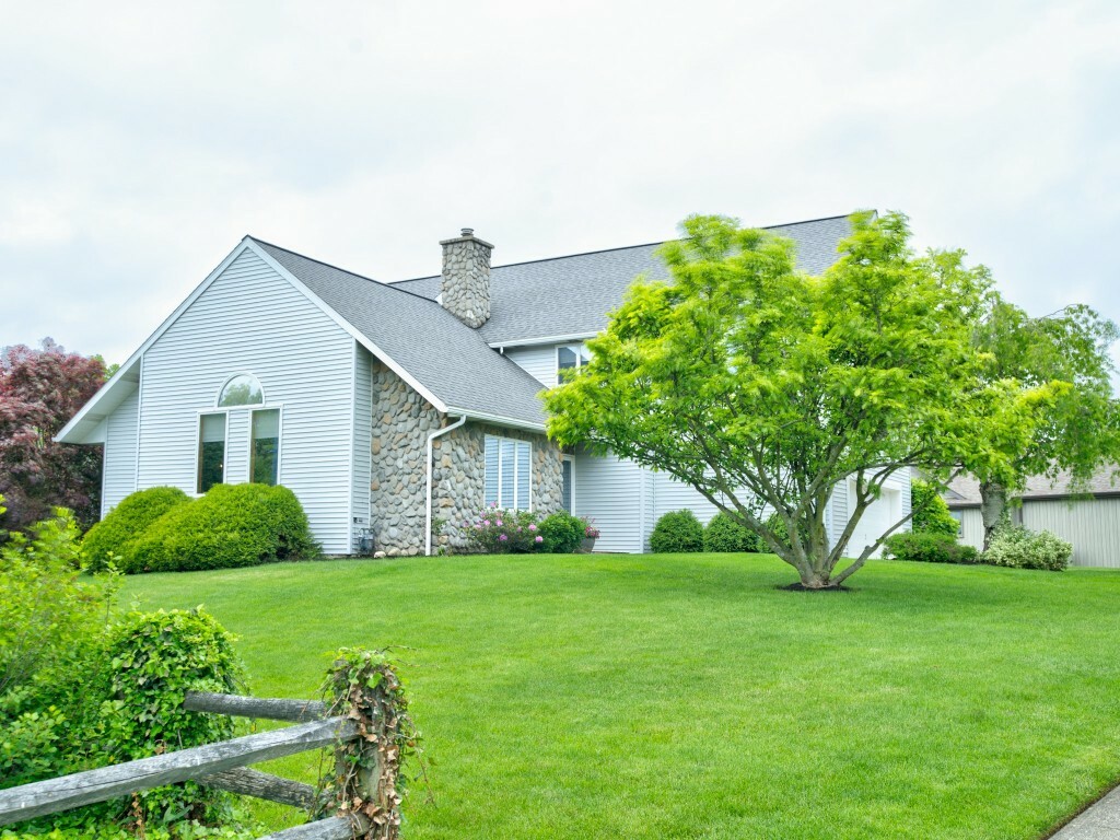 Property Photo: 5722 Clinton Street PA 16509