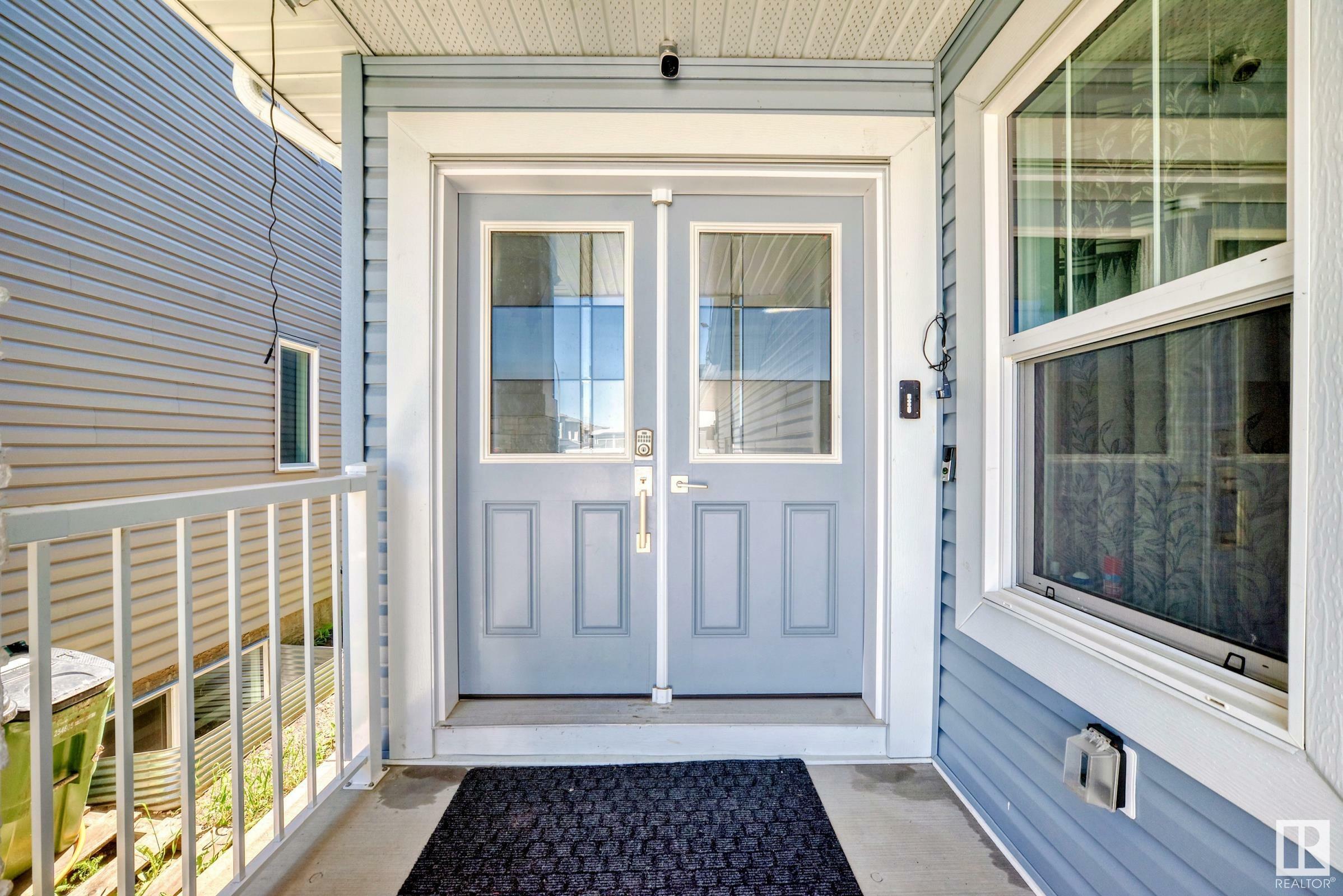 Photo de la propriété: 1419 150 Avenue NW AB T5Y 3R5
