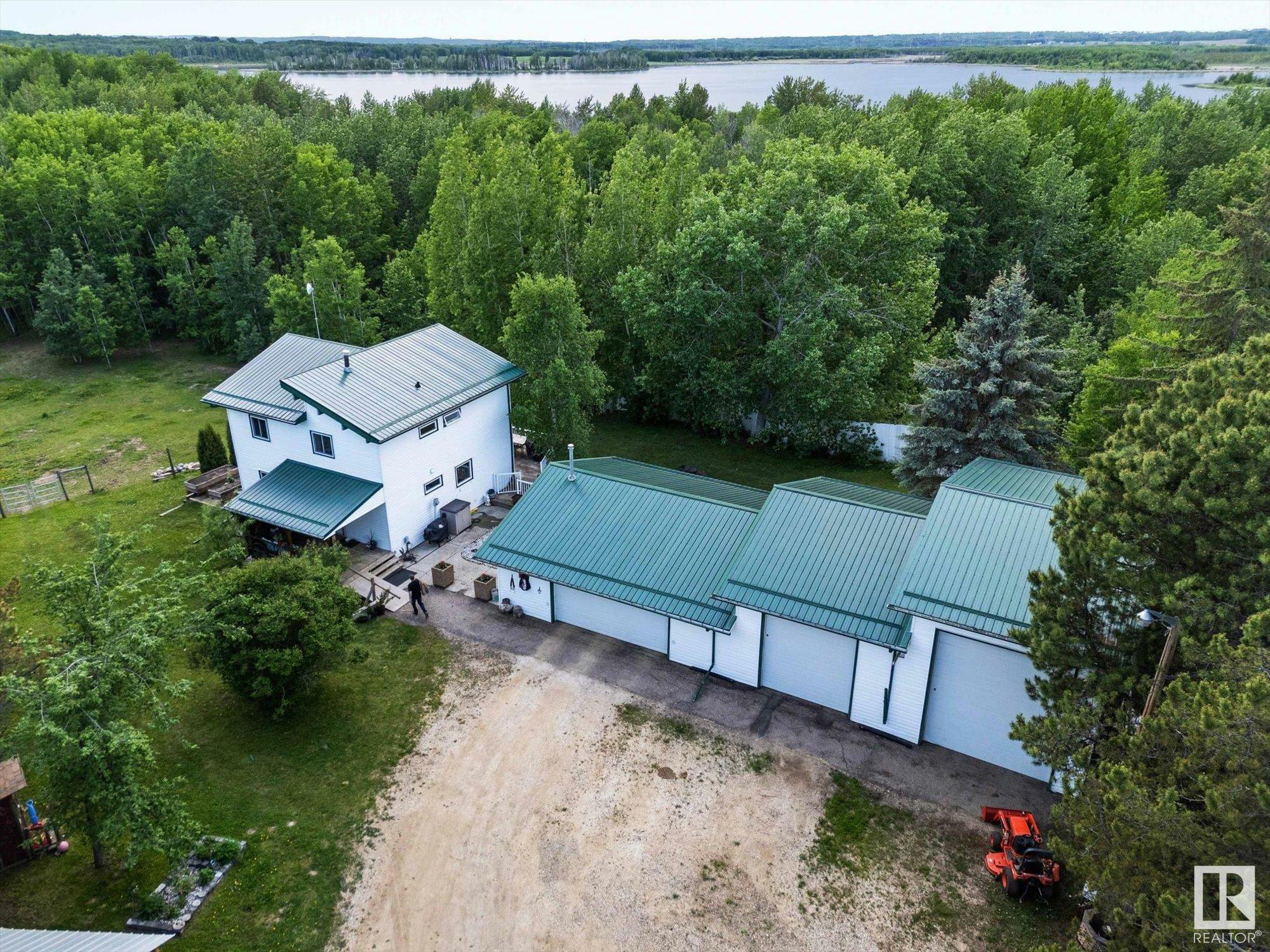 Property Photo: 52510 Rge Road 25 23 AB T0E 0H0