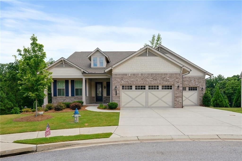 Property Photo:  272 Silver Court  GA 30548 