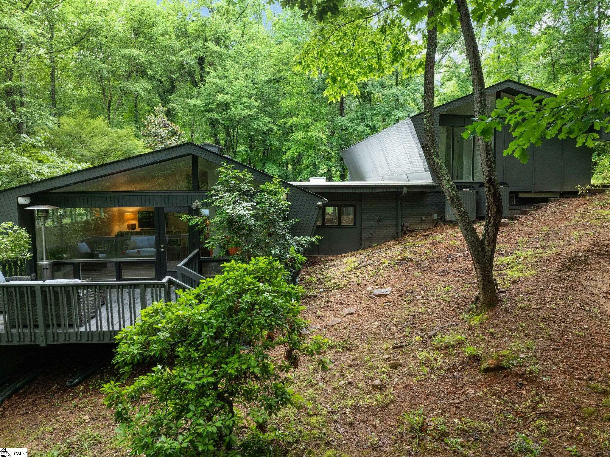 Property Photo: 438 Henderson Road SC 29607