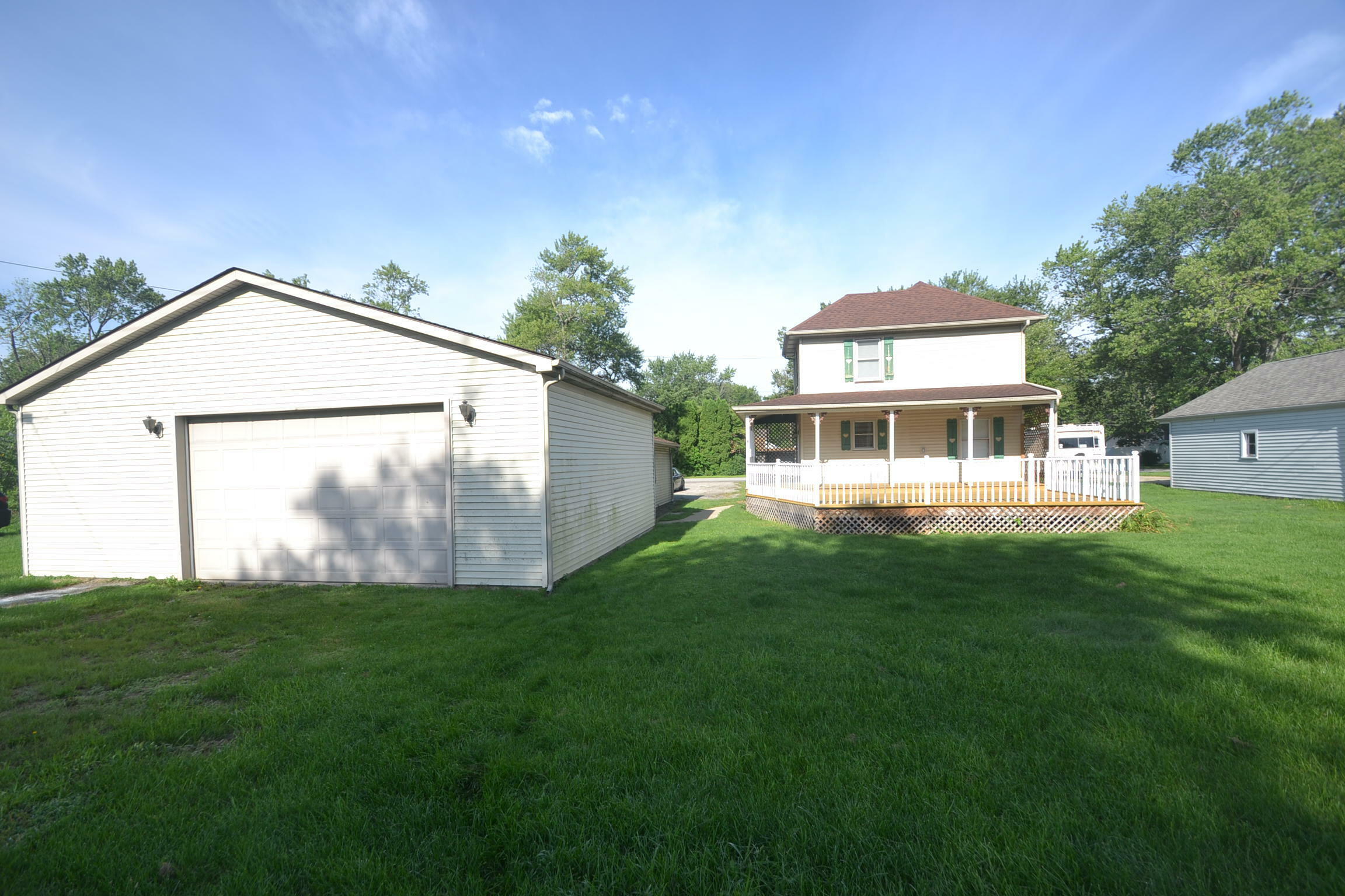 Property Photo: 215 S 9th Street IN 46304
