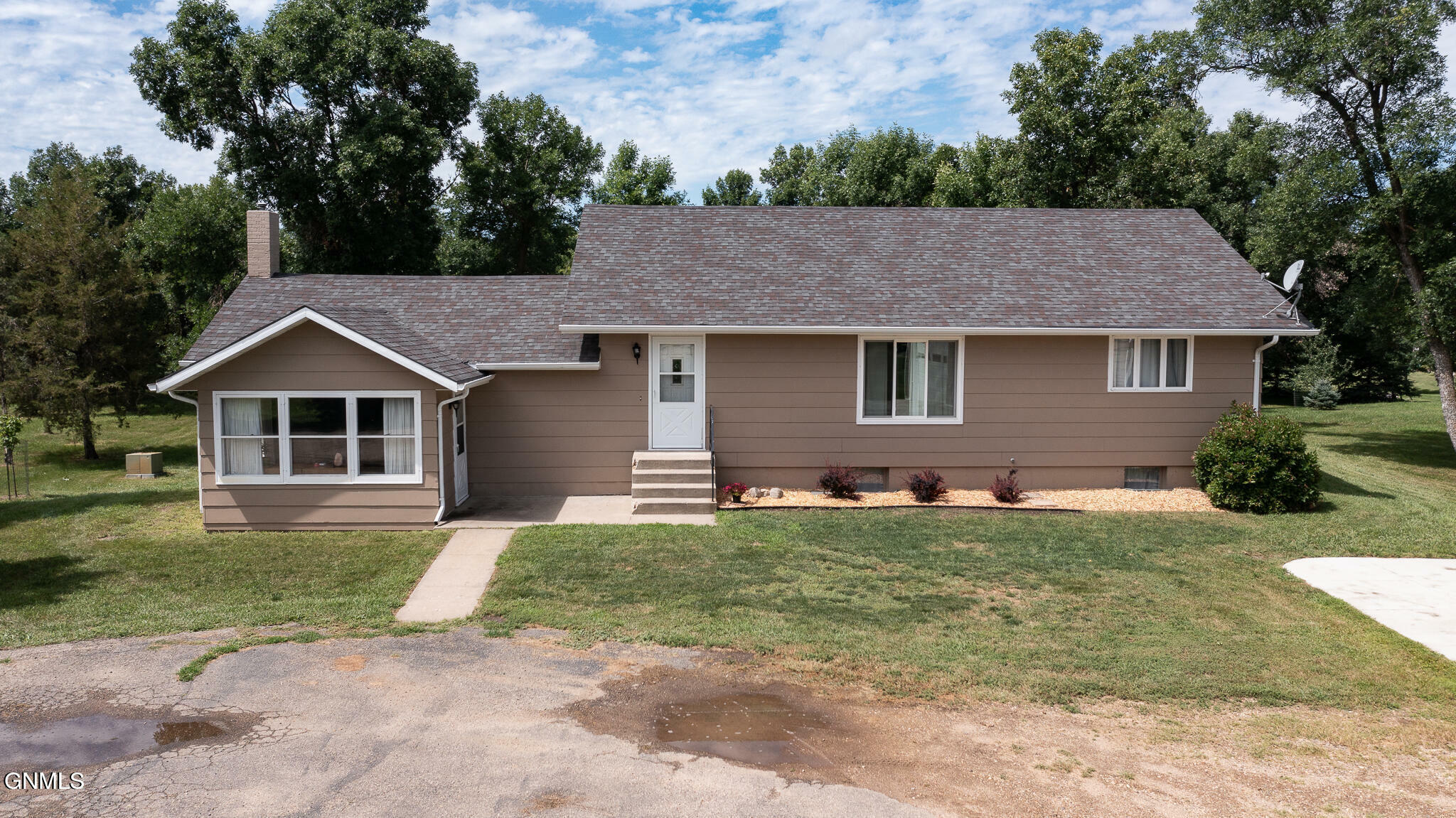 Property Photo: 5485 Nordic Place ND 58503