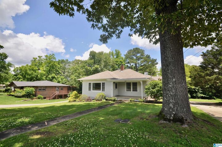 Property Photo:  806 SW 4th Avenue  AL 35055 