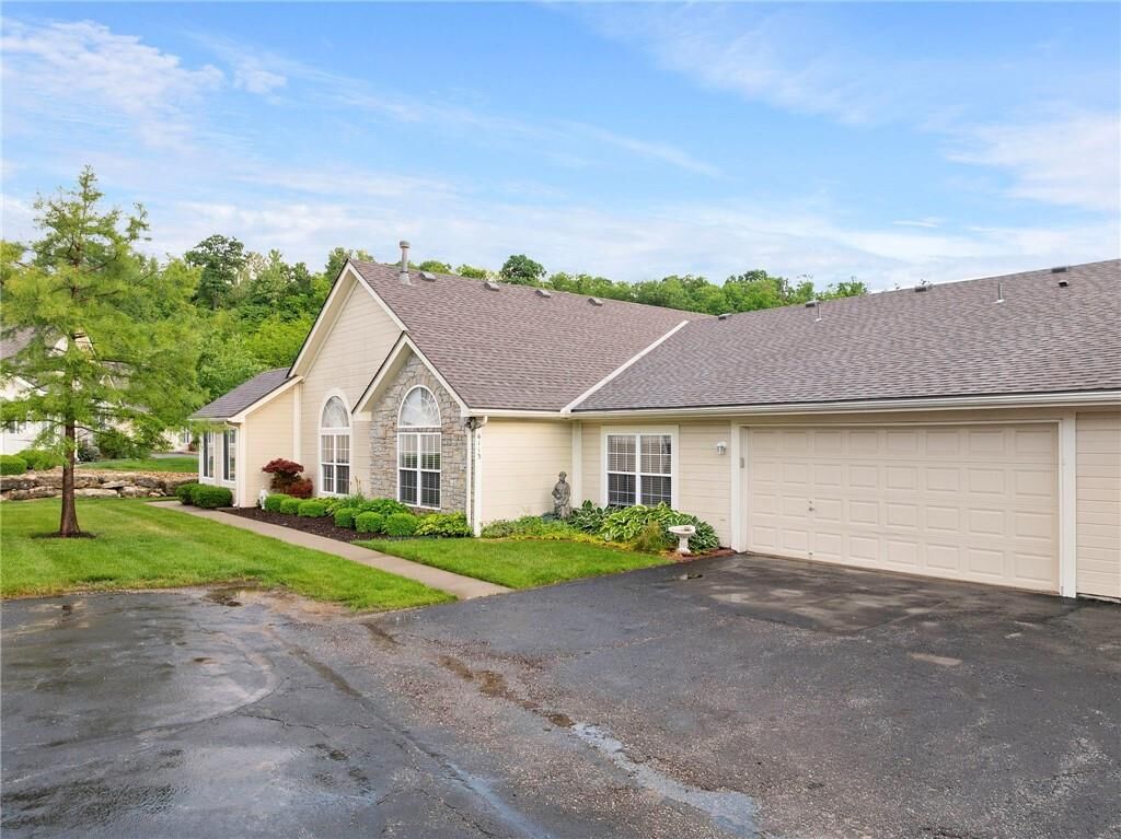 Property Photo:  6113 NE Kensington Drive  MO 64064 