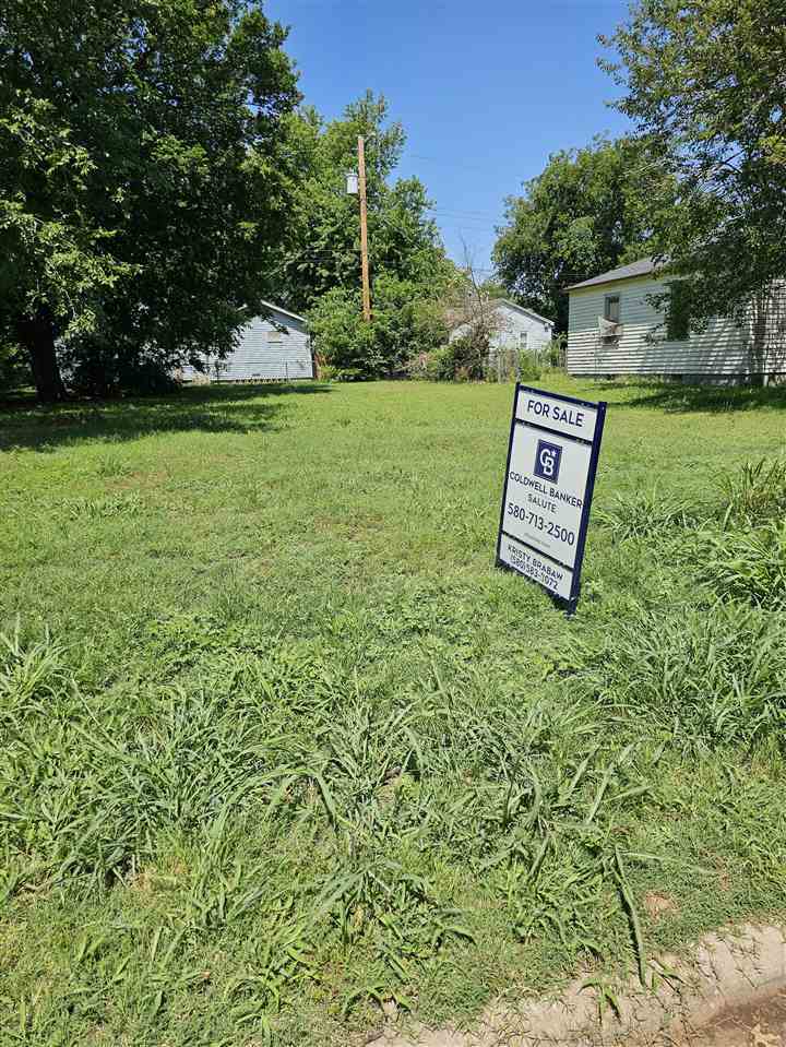 Property Photo: 508 NE Patterson OK 73507