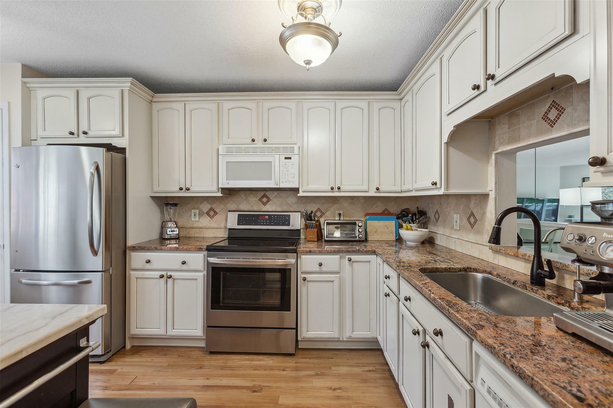 Property Photo:  304 Apple Tree Lane  NY 10509 