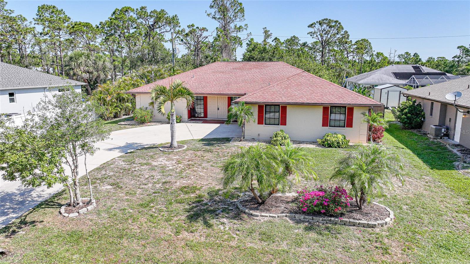 Property Photo: 13080 Proctor Avenue FL 33981