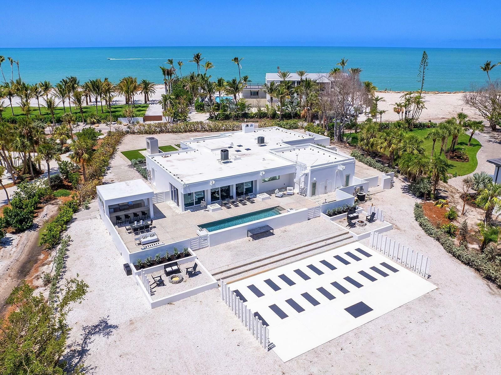 Property Photo: 7647 Sanderling Road FL 34242