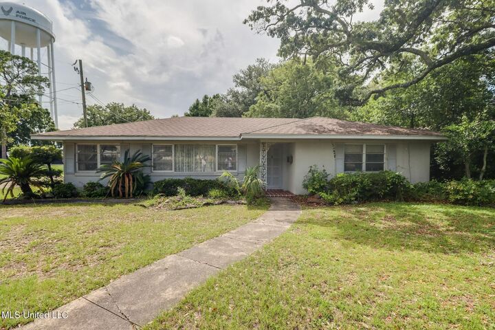 Property Photo:  435 Forrest Avenue  MS 39530 