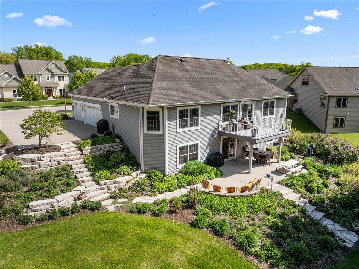 Property Photo: 2834 Gateway Ave WI 53027