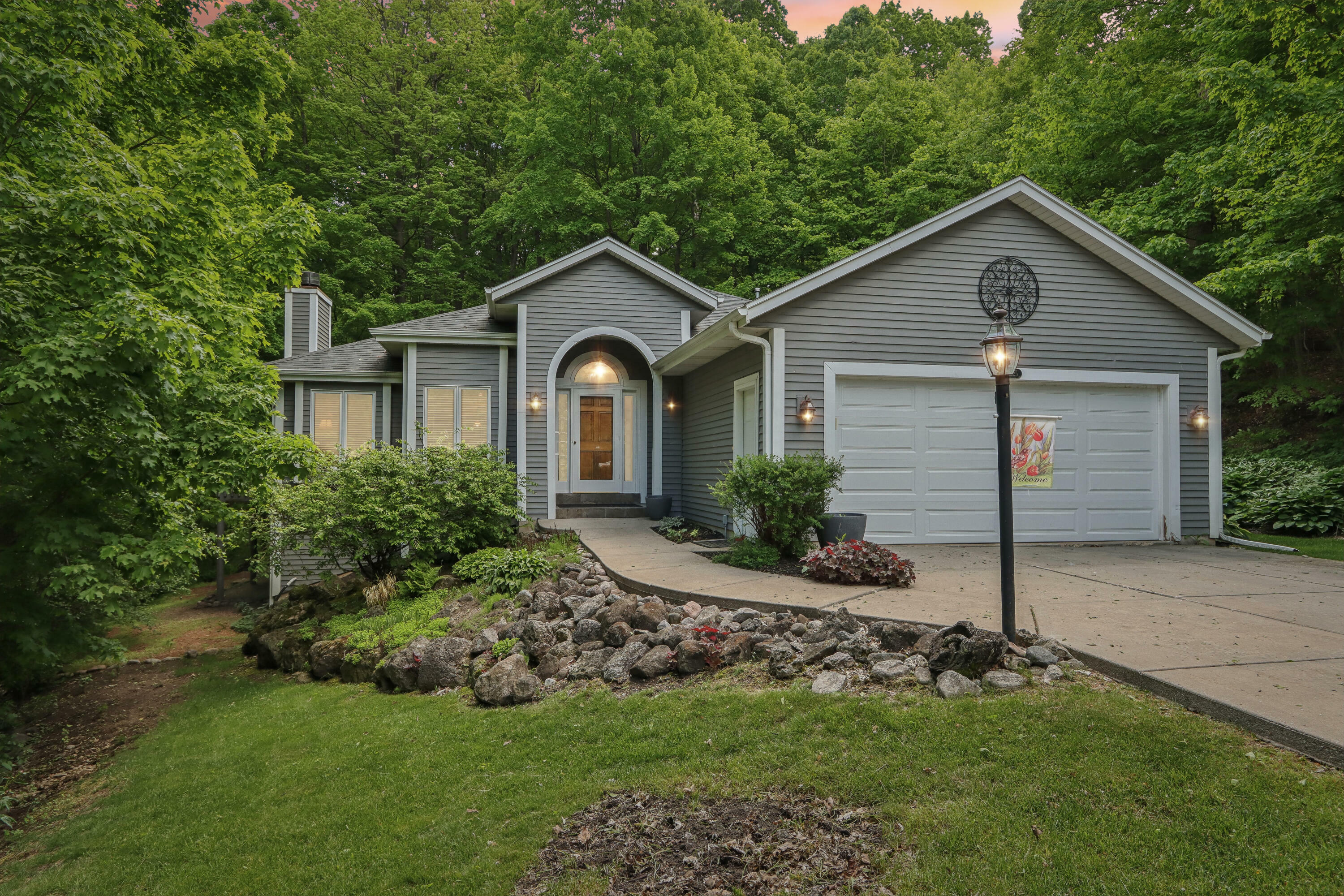 Property Photo: 16625 Tanglewood Dr WI 53005