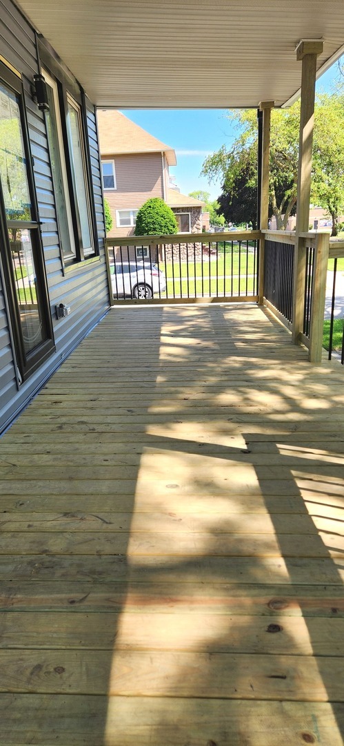Property Photo:  1100 S 3rd Avenue  IL 60153 