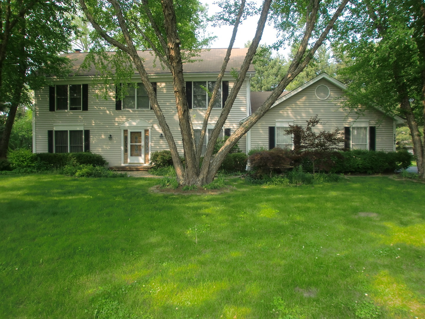 Property Photo:  1291 Acorn Court  IL 60118 