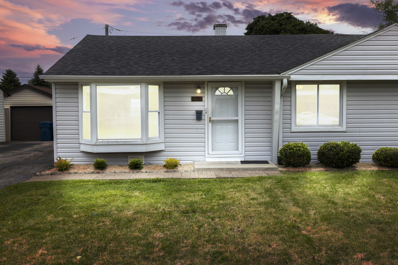 Property Photo: 9021 S Knox Avenue IL 60456