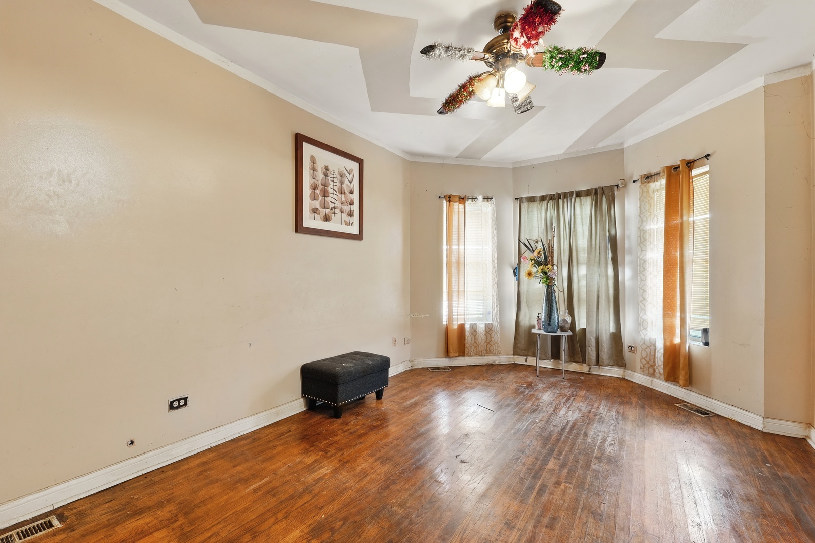 Property Photo:  3715 W Grenshaw Street  IL 60624 