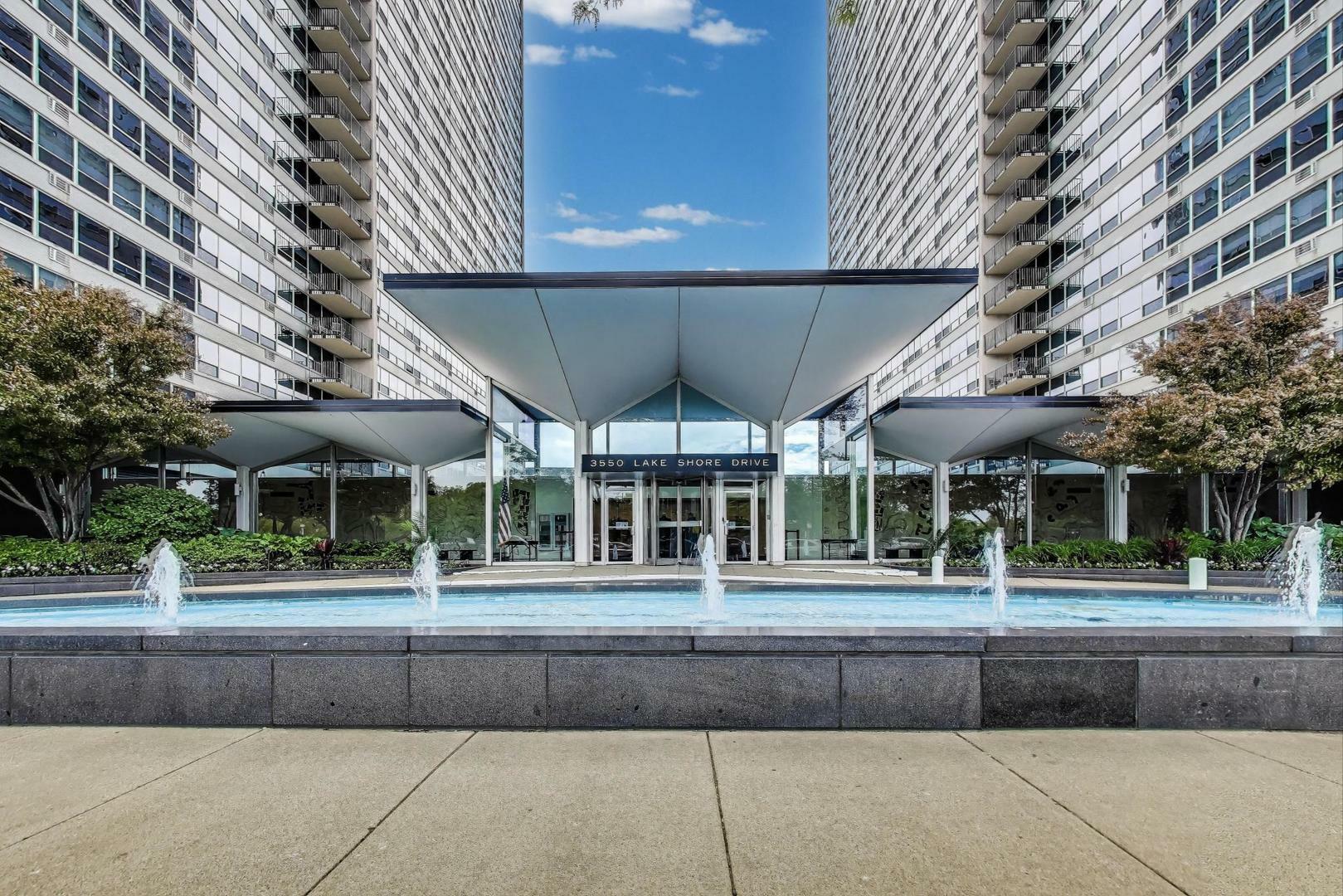 Property Photo:  3550 N Lake Shore Drive 2113  IL 60657 