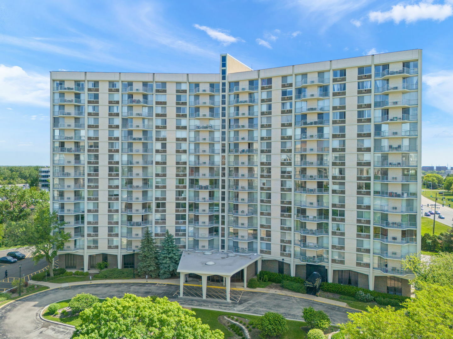 Property Photo: 40 N Tower Road 14B IL 60523