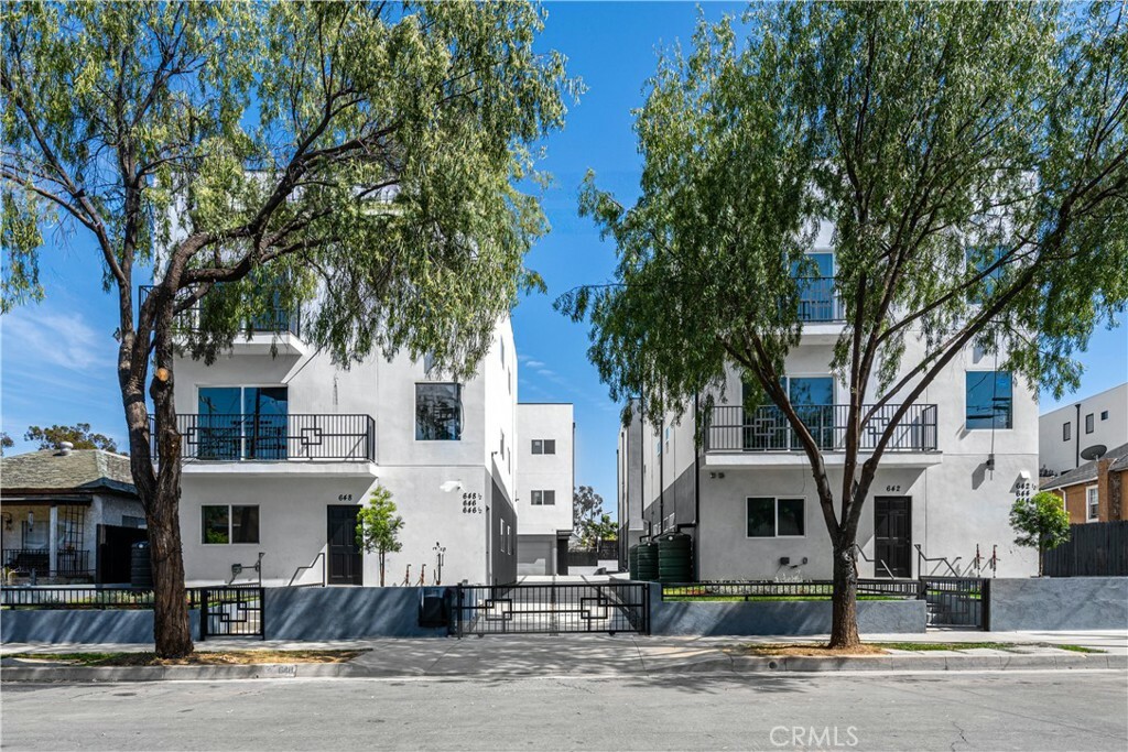 Property Photo: 646 N Boyle 1/2 CA 90033