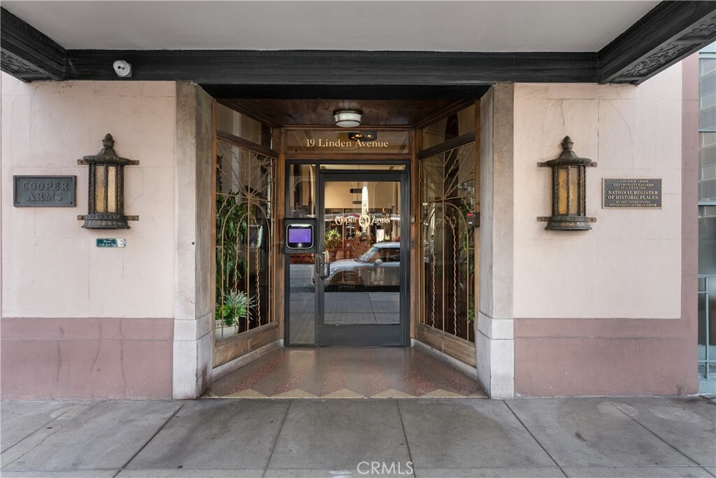 Property Photo: 455 E Ocean Boulevard 711 CA 90802