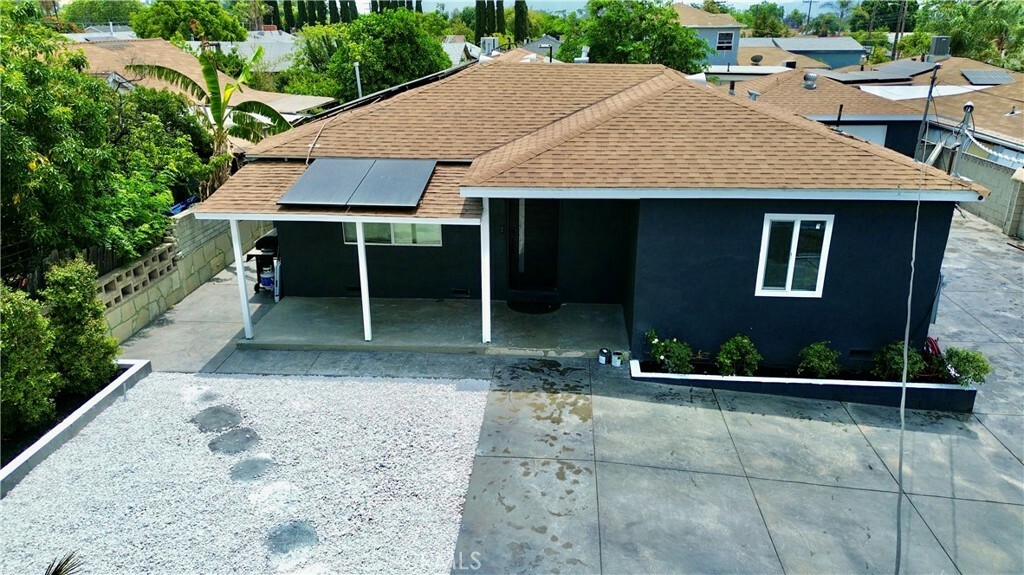 Property Photo: 11068 Penrose CA 91352