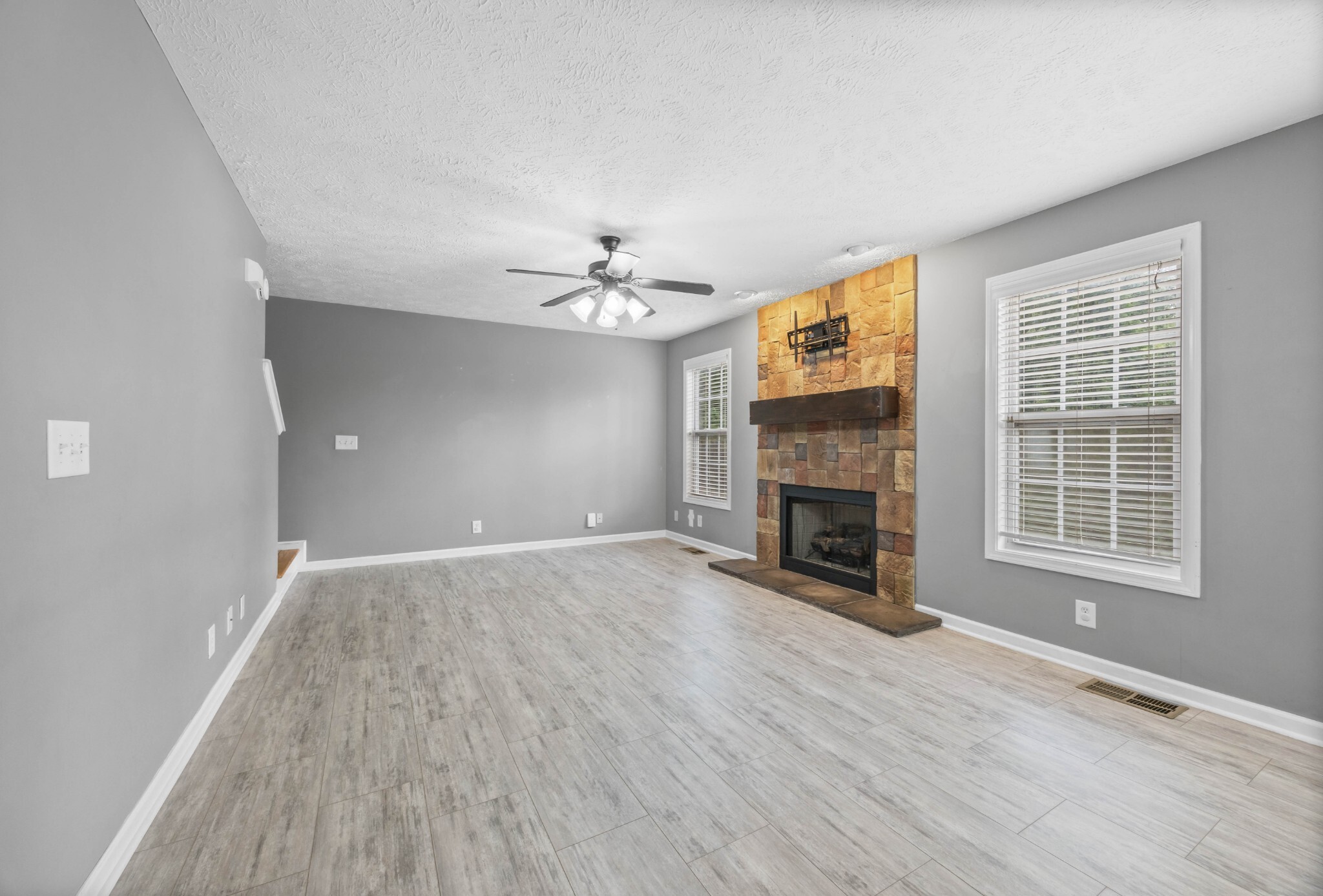 Property Photo: 925 Cobbler Dr TN 37040