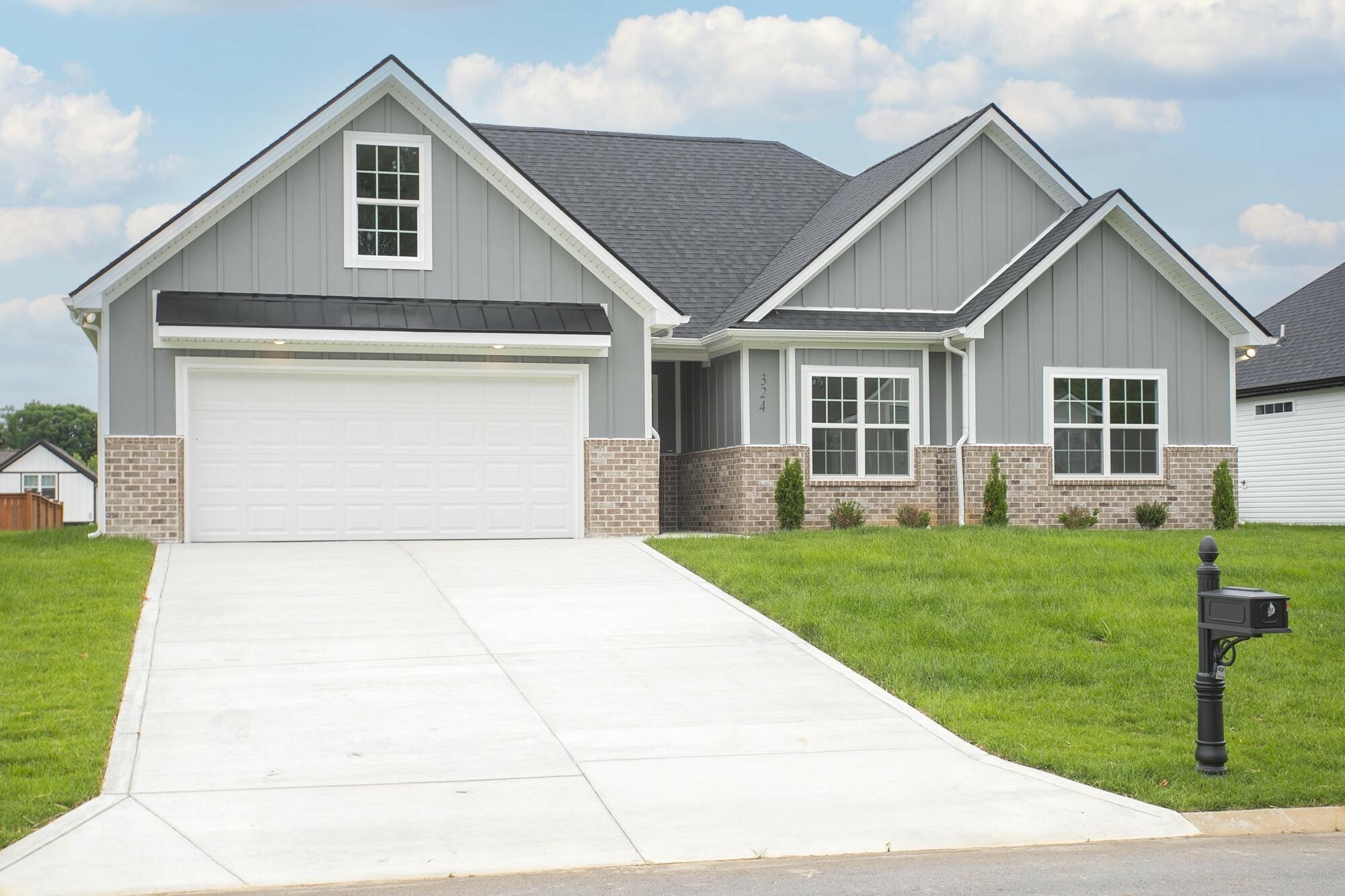 Property Photo: 324 Fieldstone Ln TN 37172