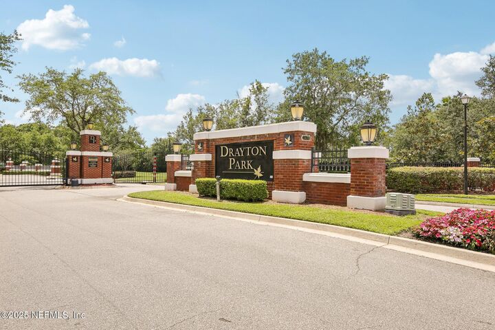 Property Photo:  3566 Twisted Tree Lane  FL 32216 