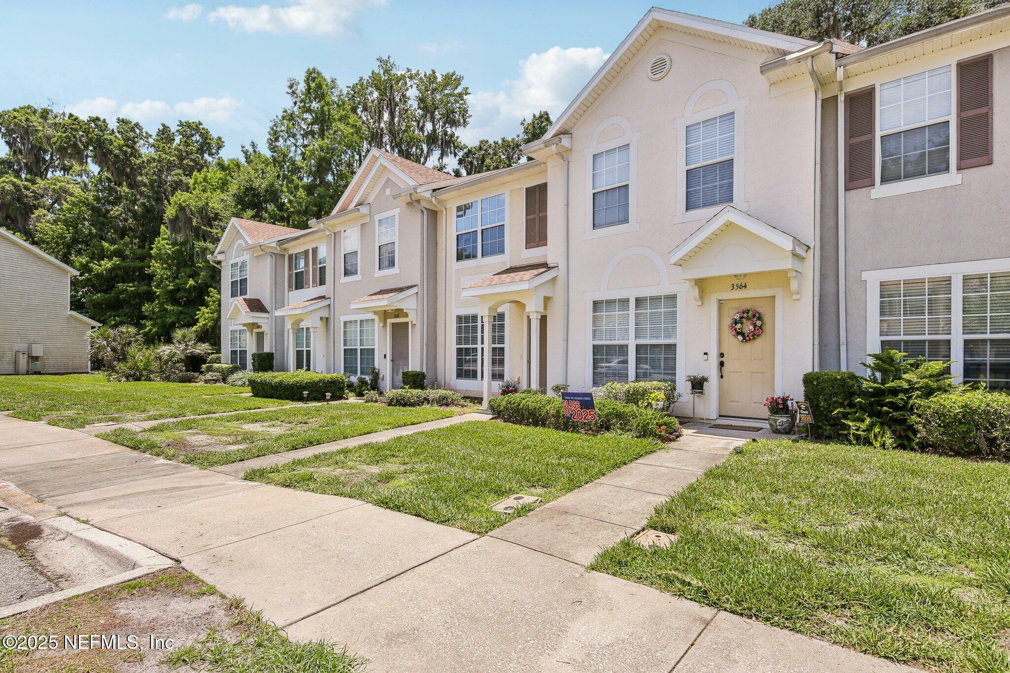 Property Photo: 3566 Twisted Tree Lane FL 32216